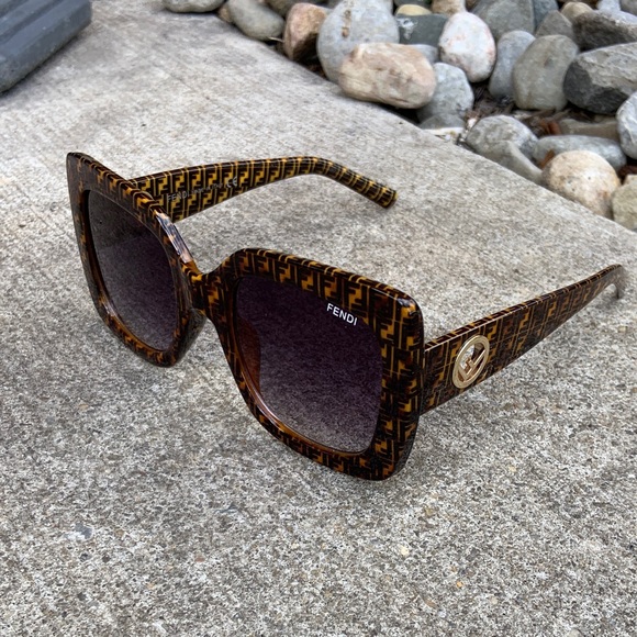 Fendi Square Sunglasses - Picture 1 of 6
